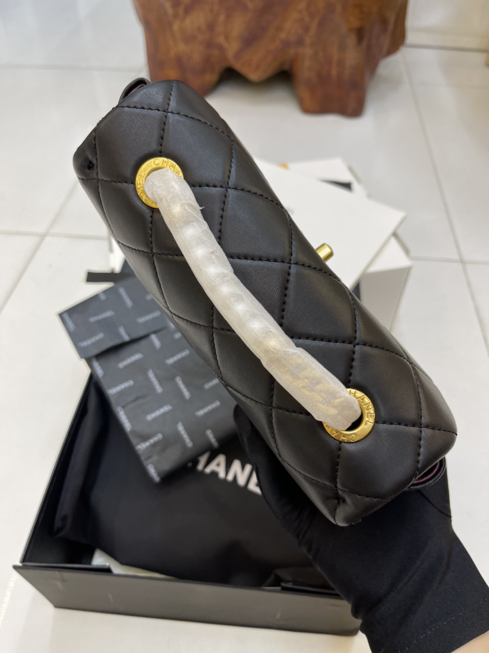 Túi xách Chanel Super  Khóa Vàng Nạm Ngọc Màu Đen Size 22cm